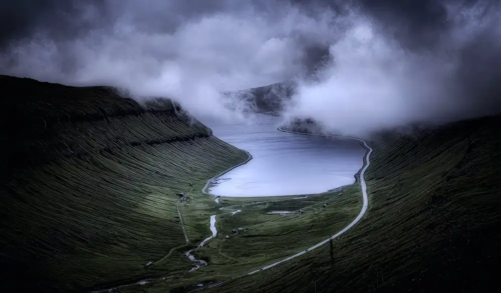 Zeng, Kenneth: Der Weg zum Himmel führt kilometerweit durch Clouded Hill