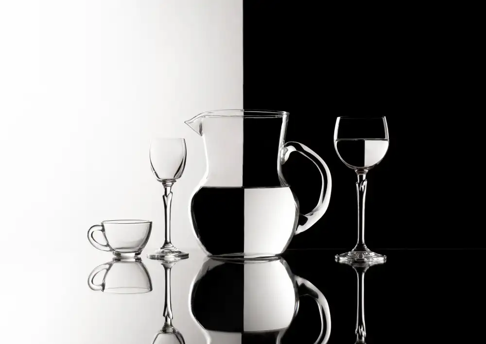 Perfoncio, Margareth: Black and white game