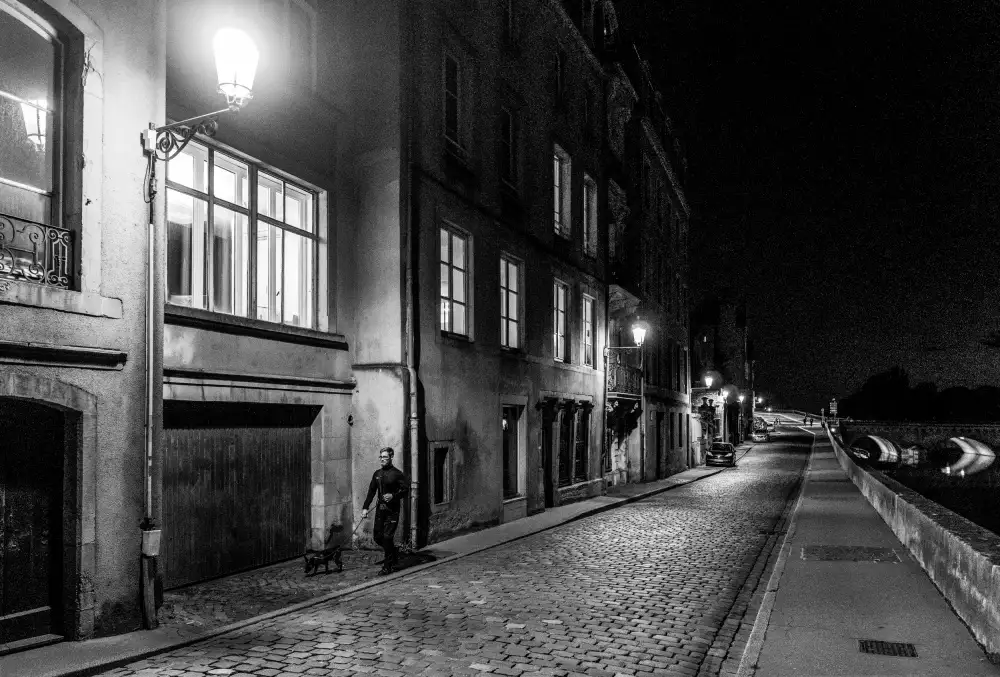 Dauria, Adam: Metz Nightlife