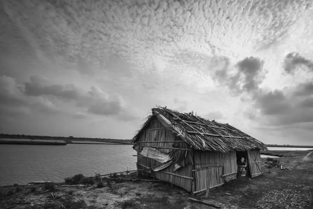 Chakraborty, Sudipta: existencia solitaria