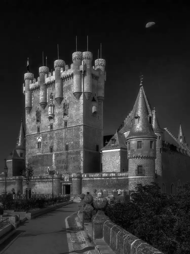 Lu, Alex: Castello