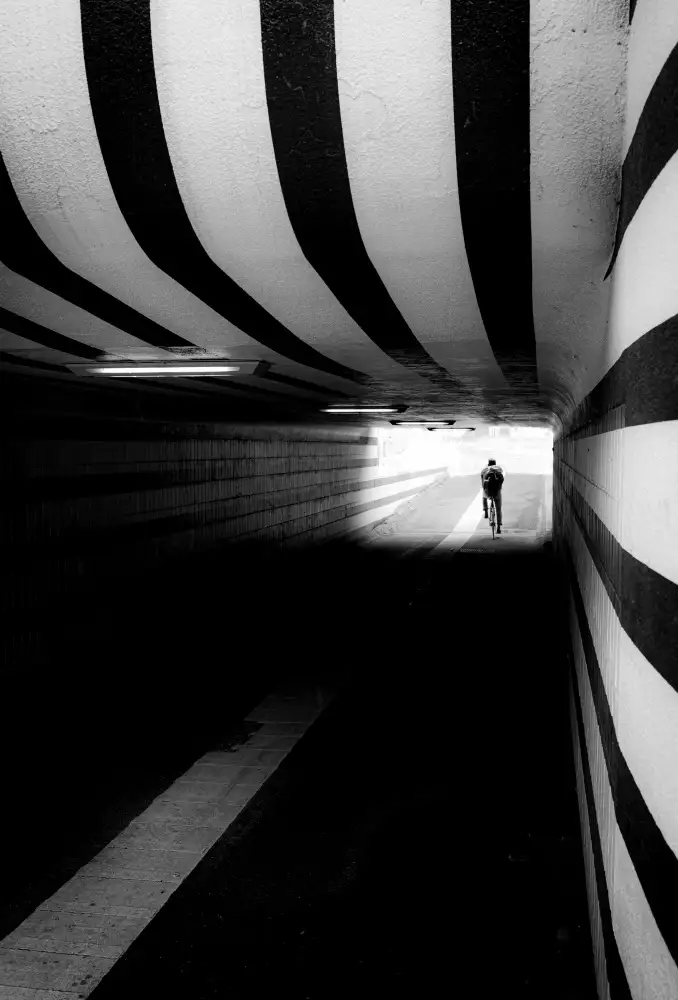 Timar, Andreas: in den Tunnel