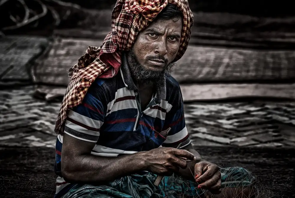Garmendia, Inazio Joxe: Coser redes de pesca - Bangladesh