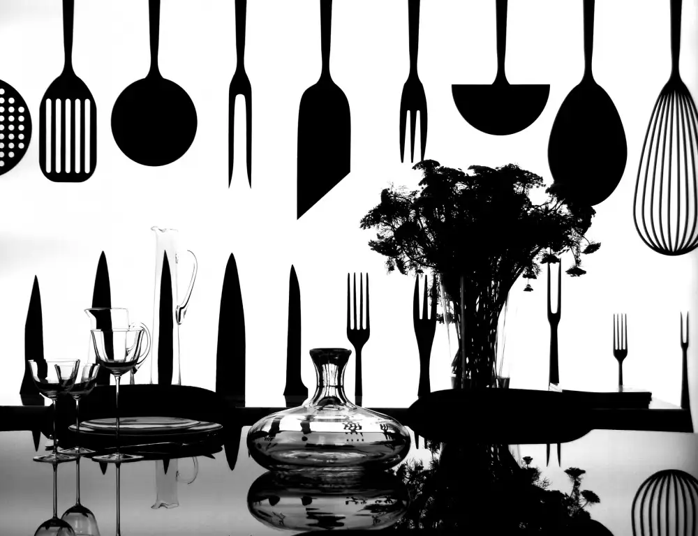 Lesica, Ivan: Table de salle à manger