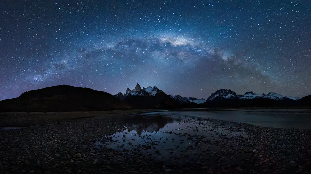 Wei, Rong: Mléčná dráha přes horu Fitz Roy