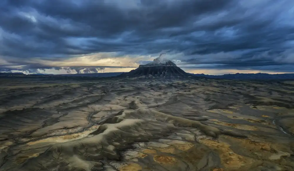 W, Joanna: Bewölkter Morgen in Factory Butte