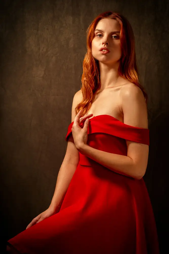 Budyta, Dariusz: vestido rojo