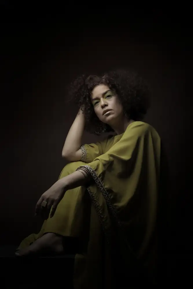 Hasheminasab, Moein: chica persa