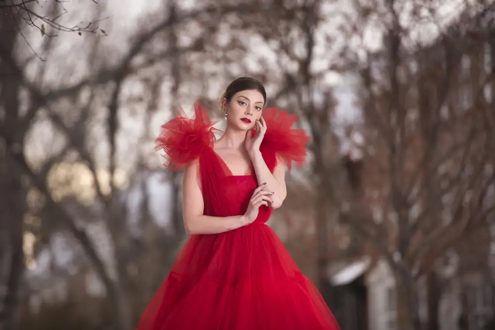 Belal, Ahmad: La bellezza in rosso