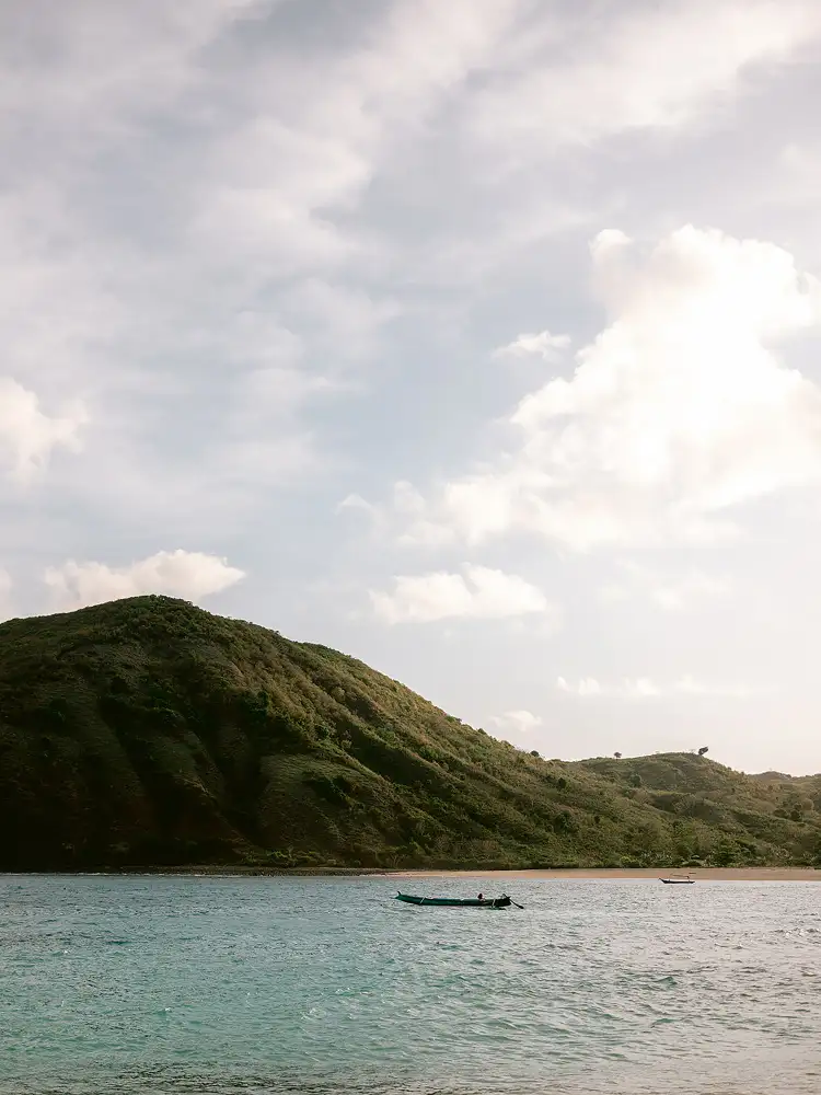 Zwart, Raisa: Mawun beach Lombok Indonesia