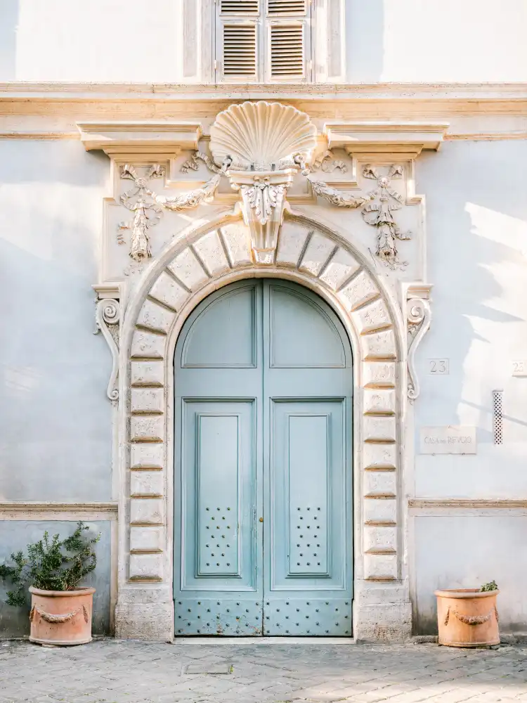 Zwart, Raisa: Blue tones of Rome - Italy travel photography
