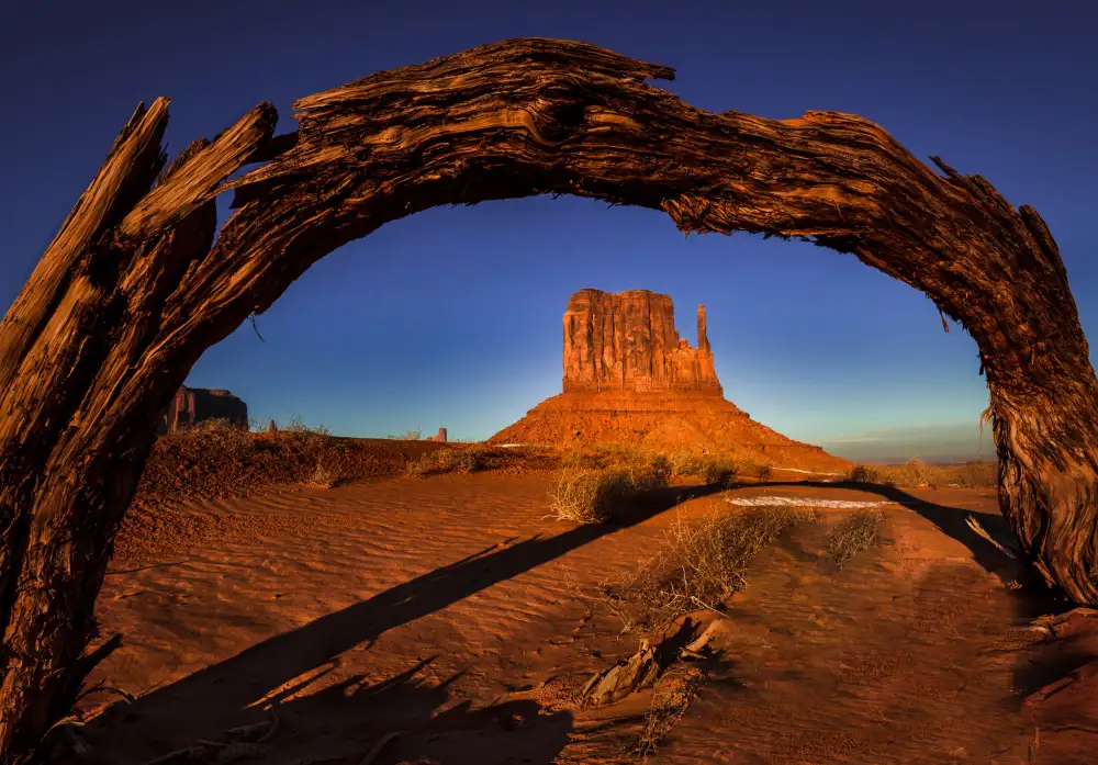 Li, Wanghan: Monument Valley