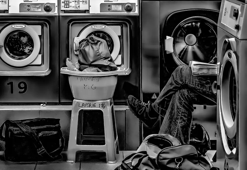 Marin, Rodrigo: Laundromat