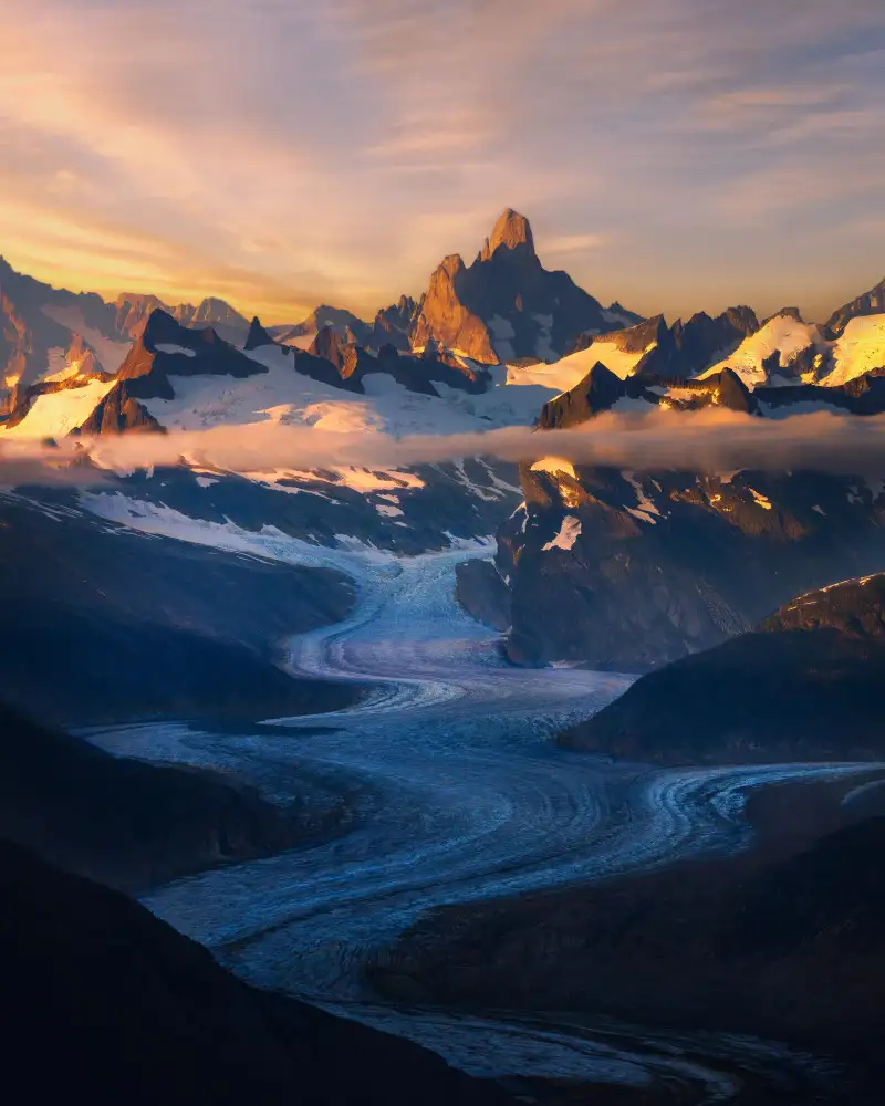 Xu, Leah: Glacier courbe en S