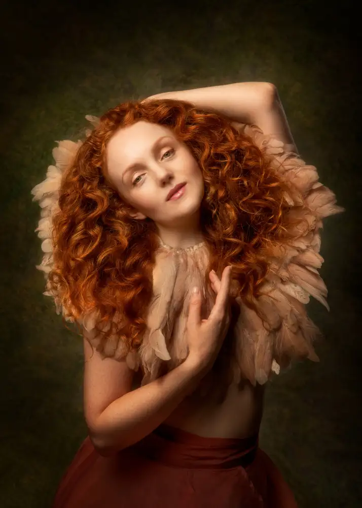 Mahony, O Kieran: Un portrait de Holly