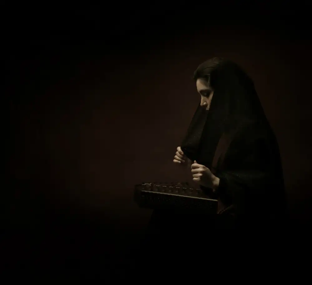 Hasheminasab, Moein: chica persa