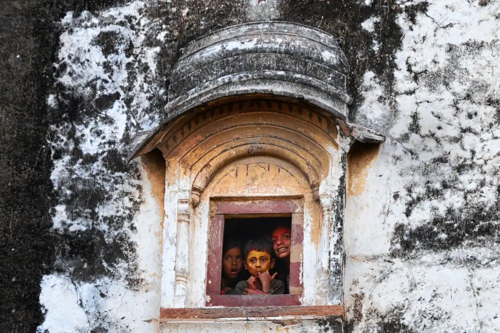 Nandi, Shaibal: Durchs Fenster gucken