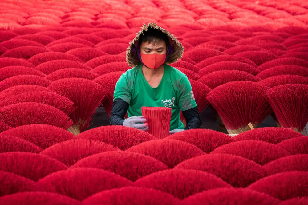 quan, van Vu: Collecte des paquets d'encens