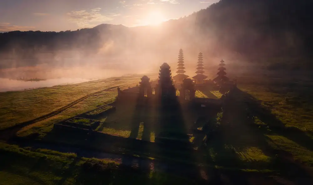 la, De Javier: Flying the Temple