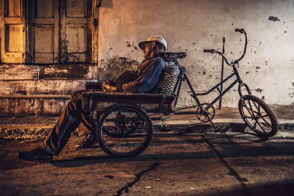 Tagliarino, Marco: Resting in Trinidad streets