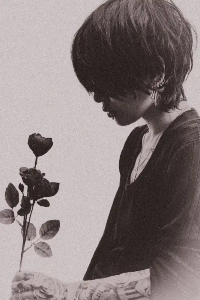 Y: Un enamoramiento de la flor.