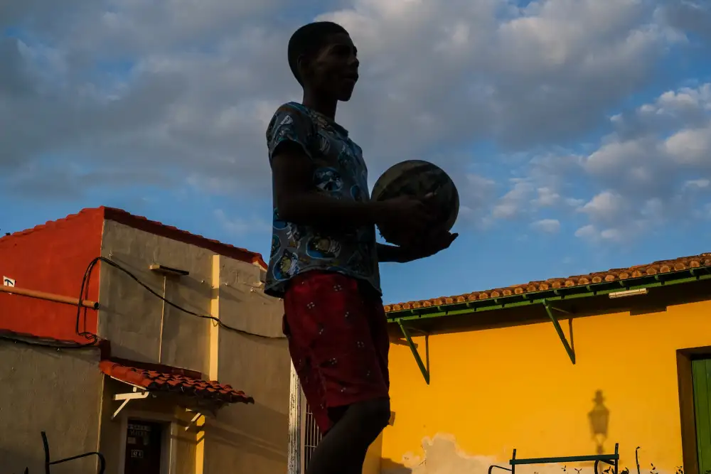 Amare, Bego: Shall we play?