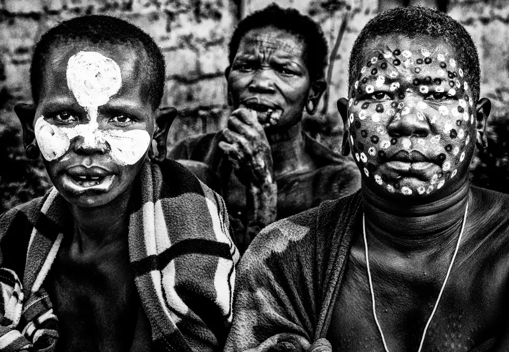 Garmendia, Inazio Joxe: Mujeres de la tribu Surmi-Etiopía