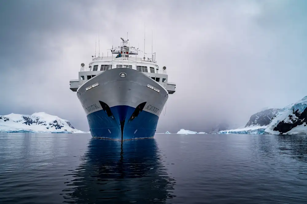 Murphy, Benton: Antarctic Cruiser