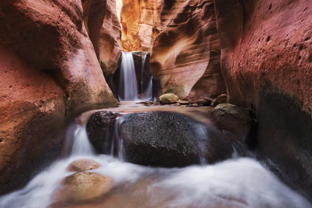 Hefele, Stefan: Cascata del canyon