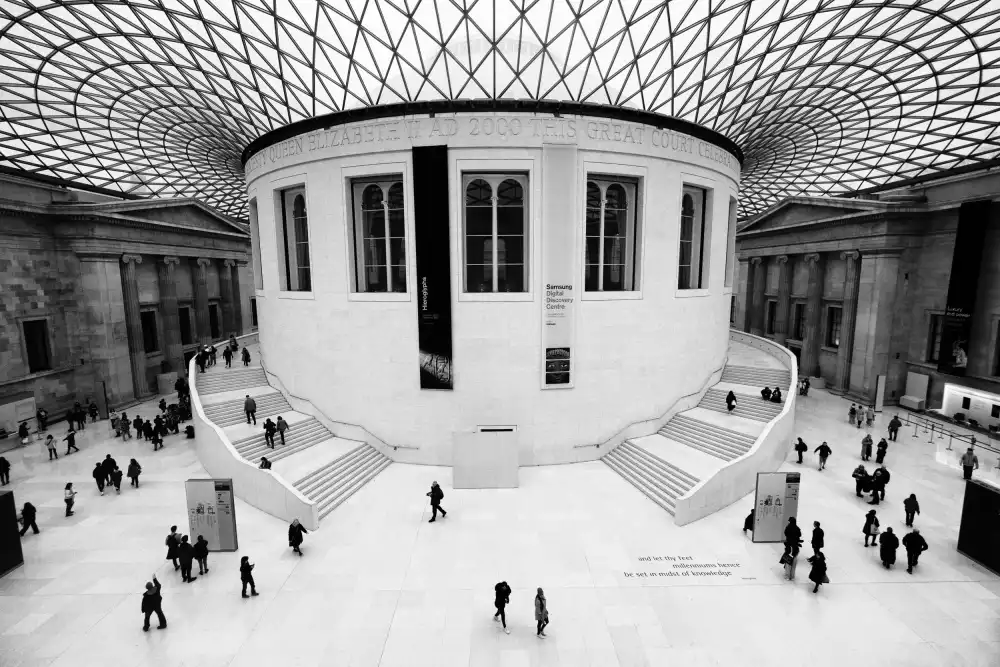 Melo, Josefina: From London with Love #19