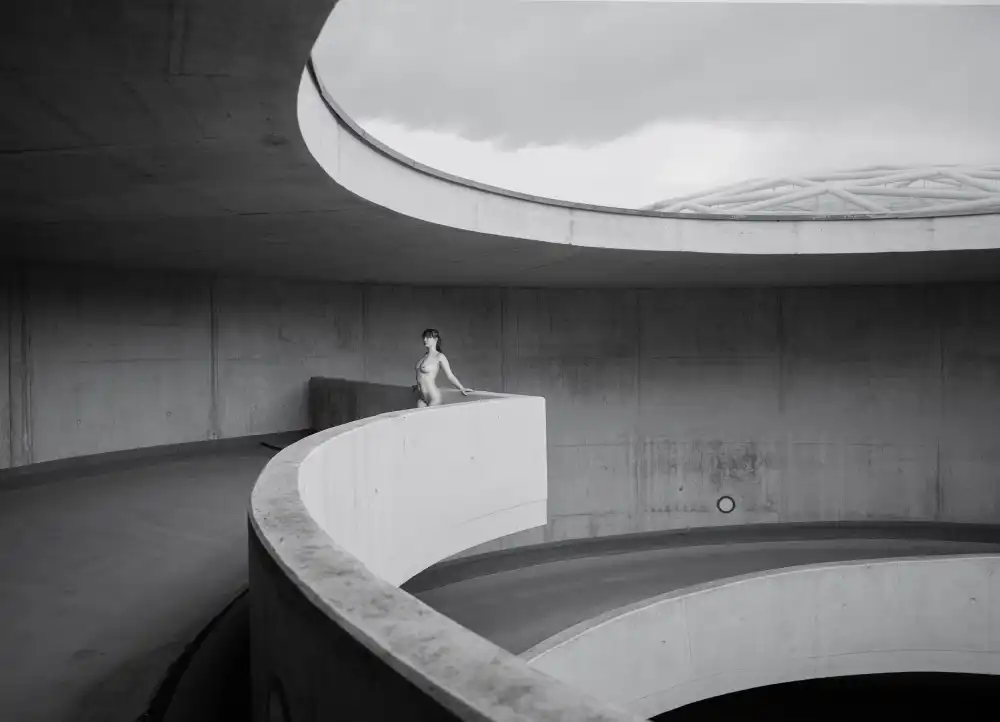 Allmaier, Michael: femininity meets architecture