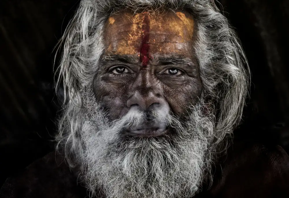 Garmendia, Inazio Joxe: Sadhu expulsando el humo por la nariz - Prayagraj - India