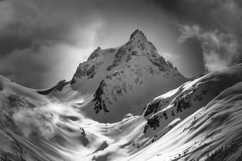 Tudose, Adrian: The majesty of the mountains