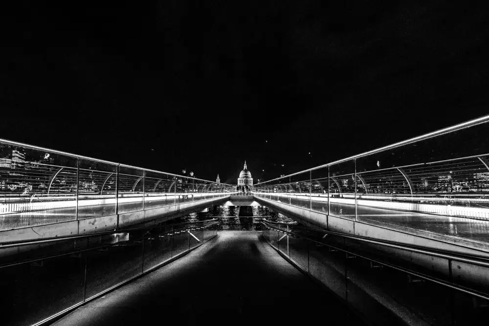 Ôtomo, Michiko: Autour du pont