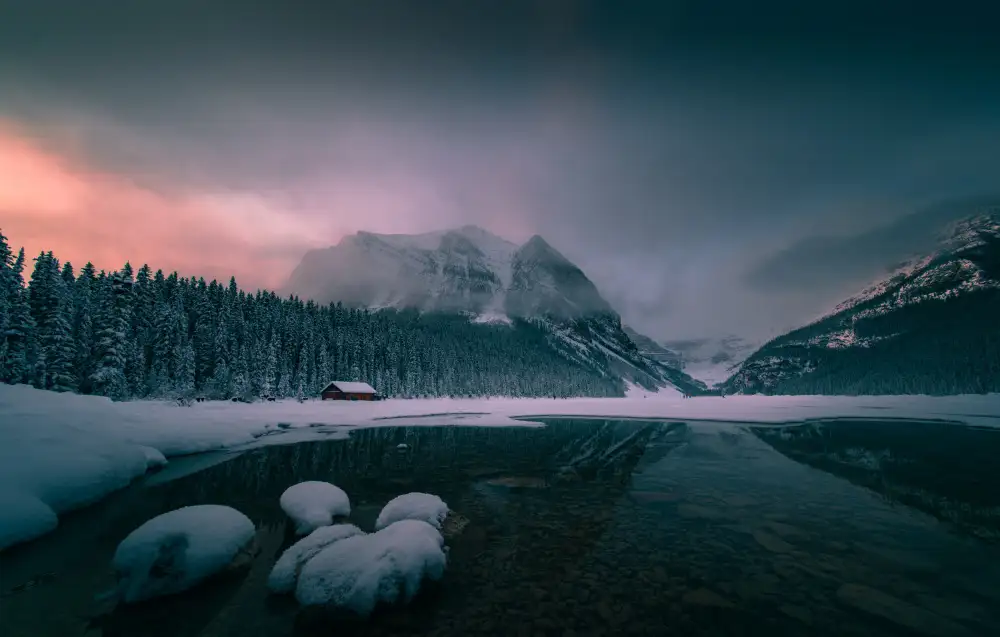 Li, Bing: Východ slunce Lake Louise
