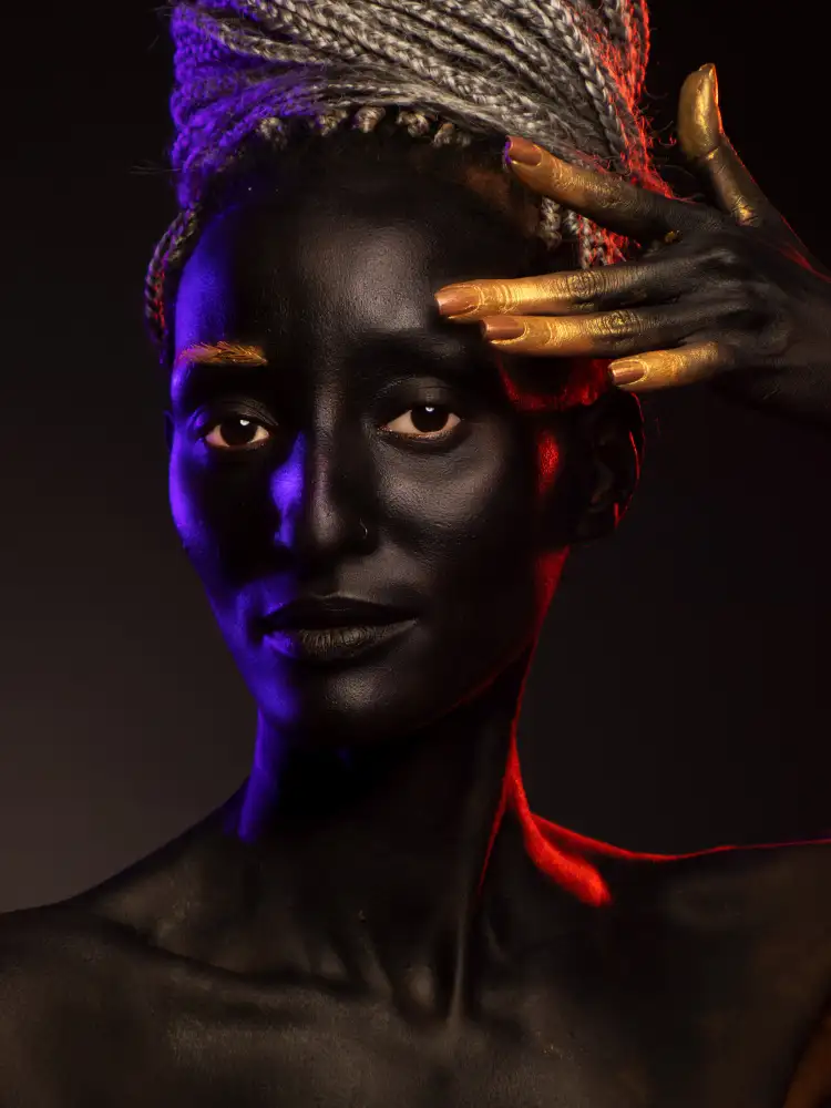 Kirzh, Svetlana: dark-skinned beautiful  woman