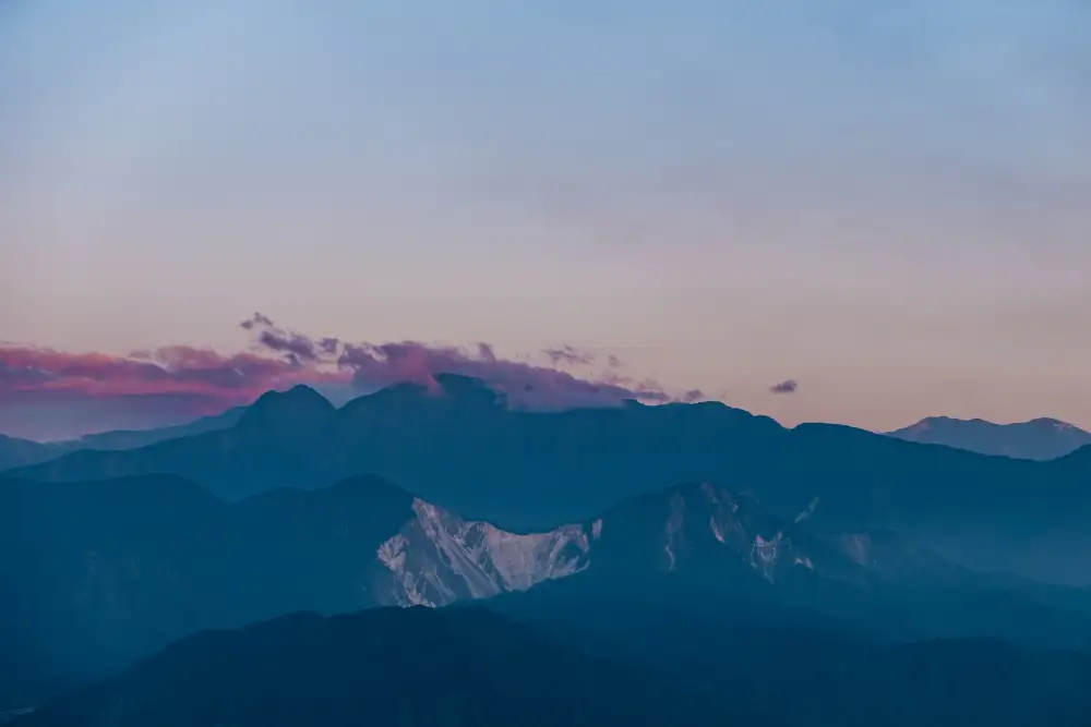 Ambrose, Dahlia: Layers Of Mountains