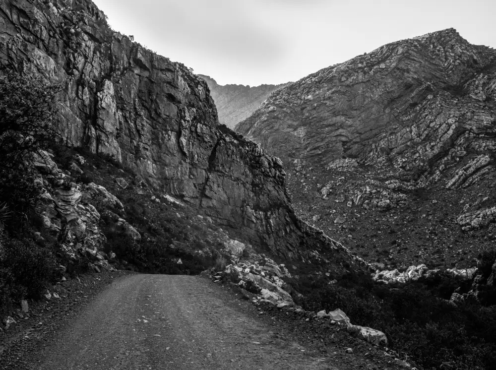 Lourens, Claudi: Schwarz-Weiß-Bergweg