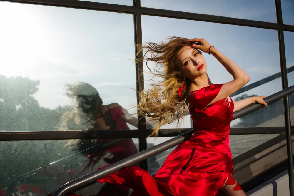 Kotaro: Bailando en el viento,un vestido rojo: Katty