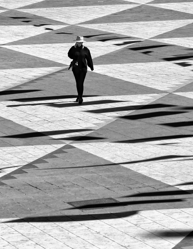 Thahaby, Al Karim: Licht und Schatten