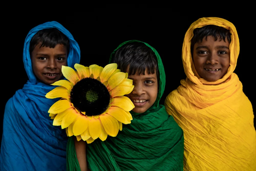Das, Prithul: Portrait d'enfant avec tournesol