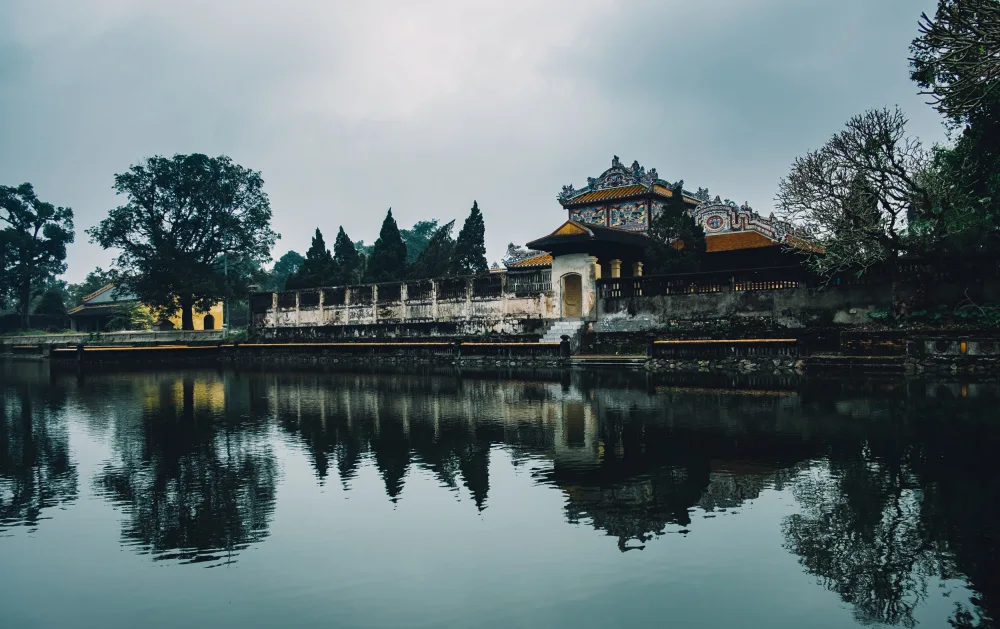 Ambrose, Dahlia: Hue, the Forbidden Purple City