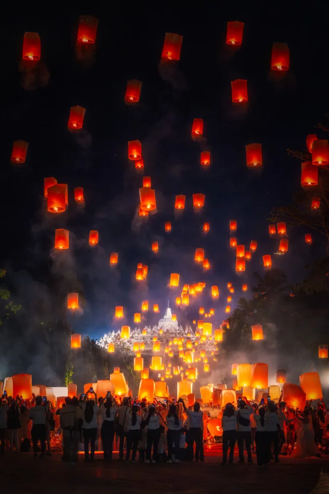 Lai, David: Vesak Lantern Festival