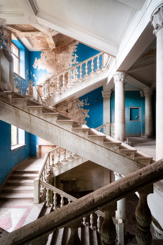 Robroek, Roman: Blue Staircase