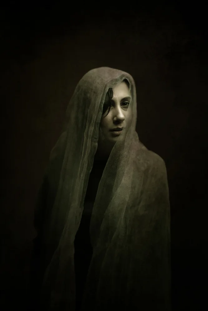 Hasheminasab, Moein: chica persa