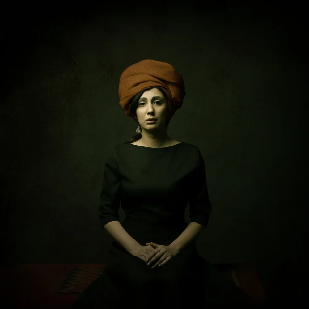 Hasheminasab, Moein: chica persa