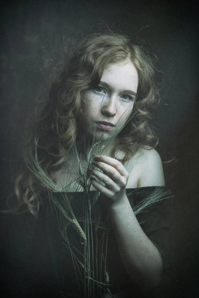 Franke, Ruth: girl with red hair and freckles