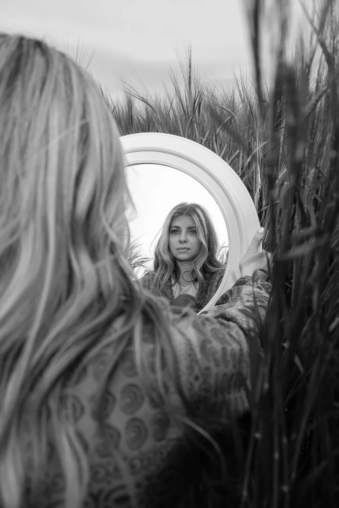 Stoica, Andra: Self portrait II