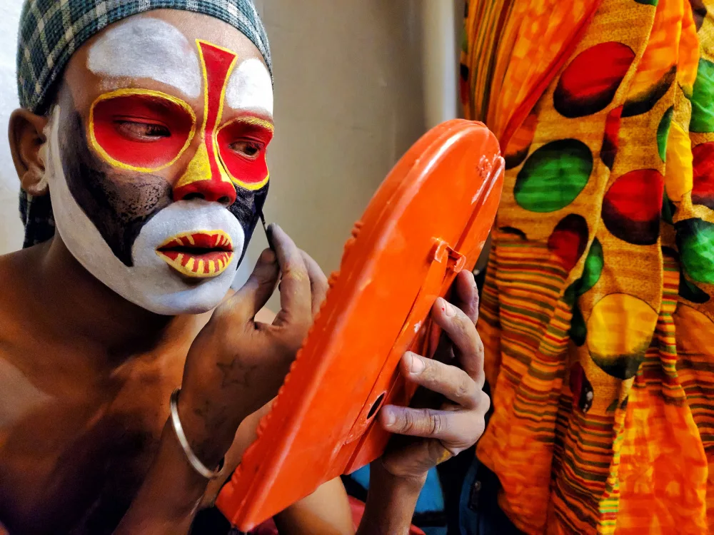 Chakraborty, Abhraneel: Pintura de la cara