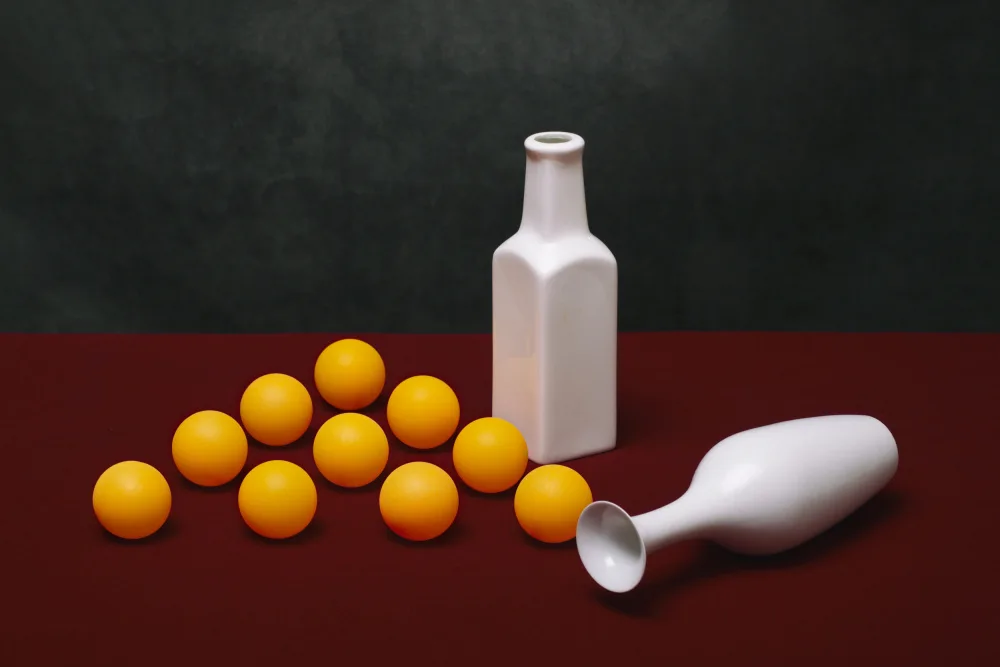 Barkow, Brig: Very simple still life with balls